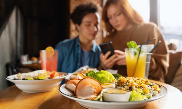 Healthy-Eating-for-Diabetics-in-Restaurants-and-Fast-Food-